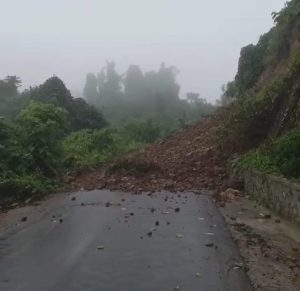 Sejumlah Titik Poros Paleleh Gorontalo Tertimbun