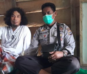 Sambangi Eks Napiter, Kanit Binmas Polsek Poso Pesisir Ajak Dukung Ops Tinombala