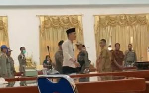 Ketua DPRD Tolitoli Mengamuk, Kepala BKD Jadi Sasaran Lemparan Palu Sidang