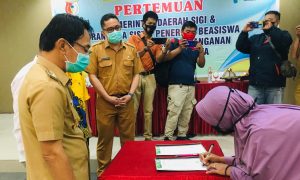 Pemkab Sigi Jalin Kerjasama Dengan Orang Tua Siswa Penerima Pendidikan Gratis dan Mahasiswa Berprestasi