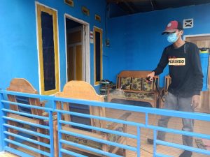 Pemuda Perindo Kota Palu, Lakukan Penyemprotan Disinfektan Rumah Warga