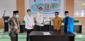 Pemkab Sigi Terima Bantuan Gedung Pustu Dan Alkes Dari Unismuh Palu
