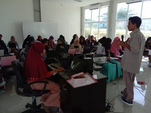 IAIN Palu Latih Mahasiswa Penulisan Berita