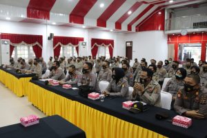 Sebanyak 735 Petugas Pengaman TPS Terima Pembekalan Dan Jalani Rapid Tes