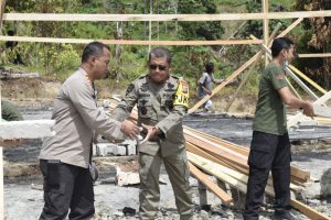 Kapolda Sulteng Bersama Kapolres Sigi, Pimpin Pembangunan Rumah Korban Di Lemban Tongoa