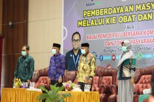 Anwar Hafid Bersama BPOM Palu, Sosialisasi Obat Dan Makanan Di Bungku Tengah