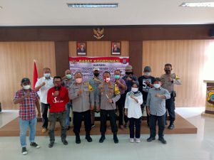 Bersama Kapolres Yoga, Ketua Tim Pemenangan Paslon Pilbup Sigi Deklarasi Damai