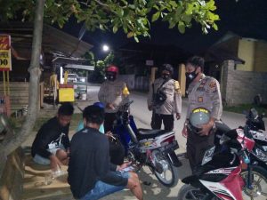 Patroli K2YD, Polsek Biromaru Temukan Kelompok Pemuda Asyik Konsumsi Miras