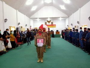 Ketua DPRD Sigi Lepas Jenazah Allobua Rangan Serta Serahkan Santunan Duka