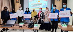 Anggota Komisi X DPR RI Sakinah Aljufri Bantu Mahasiswa Sigi Beasiswa UKT Dan KIP