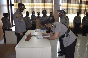 Kapolres AKBP. Yoga Priyahutama Pimpin Sertijab Wakapolres Sigi