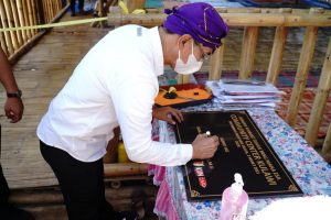 Bupati Sigi Resmikan “Bamboo Shelter“ Di Kulawi