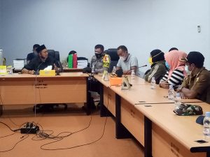 Temui Komisi I, Warga Dusun V Lambolo Desa Ganda-Ganda Datangi Kantor DPRD Morut