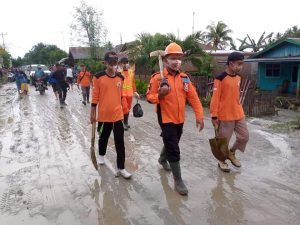 Aksi Maraton “Gotong Royong“ Relawan PKS Bantu Korban Banjir Sigi