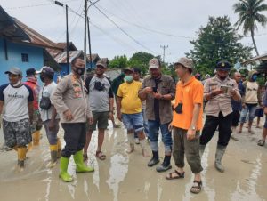 Bukti Hadirnya Polri – TNI Dan Pemerintah, Evakuasi Korban Banjir Di Sigi