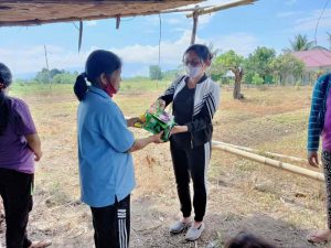 Jelang Idul Fitri, Anleg Morut Ini Panen Padi Dengan Petani