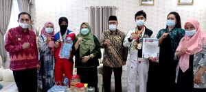 Dua Siswa Berprestasi Olahraga di Terima Wawali Palu