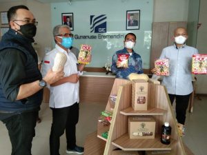 Inisiatif Bank Sulteng, Wabup Sigi Bersama Dirut Rahmad Abdul Haris Tinjau Pabrik Kacang Di Jawa Barat