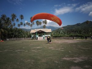 Hari Ketiga Peserta Ground Handling Paralayang di Parimo Semakin Mantap