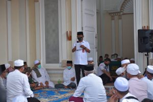 Lepas Jenazah Alm. Habib Saggaf, Gubernur Cudy Berlinang Air Mata