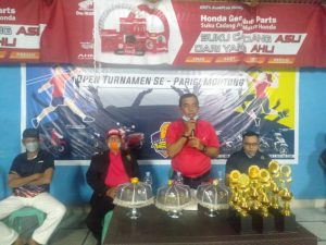 Ketua KONI Buka Turnamen Bulutangkis Cup I Se Kab. Parimo