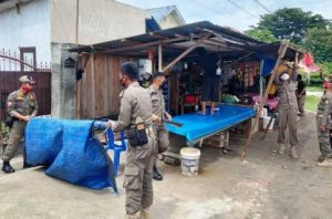 Pol PP Kota Palu, Tertibkan Lapak PKL Yang Tak Terpakai