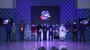 Nasdem Sulteng Anugerahi Belasan Orang Yang Berjasa Dalam Penanganan Covid-19