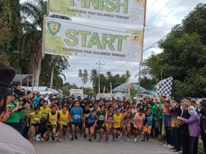 Kejurprov Atletik Lari 5K di Tinombo Parimo Resmi Dilepas Gubernur Sulteng