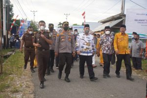 Bukti Kecintaannya terhadap Adat Istiadat Setiap Daerah Tempatnya Bertugas