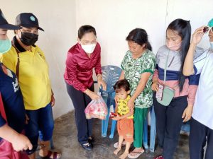 Anleg DPRD Morut Lelly Narce Maliso Punya Cara Tersendiri Berbagi Kebutuhan Makanan Pada Warganya