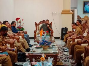 Demi Kemajuan Olahraga Parimo, Bupati Perintahkan Camat Bentuk Club Sepak Bola di Wilayahnya