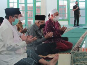 Kunjungi Makam Guru Tua, Wapres RI Kirim Do’a