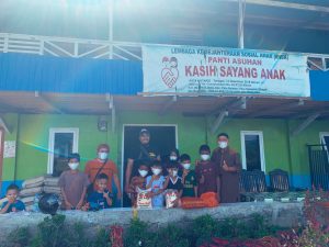 Mulai dari Kunjungi Anak Yatim Hingga Bagi Masker, Cerita Andrew dan Sahabat Jurnalis Kota Palu