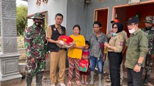 Dinsos Serahkan Bantuan Pangan Korban Banjir di Sintuwu Palolo