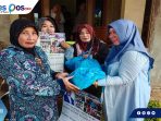 Relawan Wahyu Hidayat Sudirman Bagi Sembako di Desa Ganda-ganda Morut