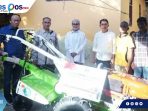 Reses di Sibowi, Muhidin Said Serahkan Bantuan Hand Traktor Pada Kelompok Tani